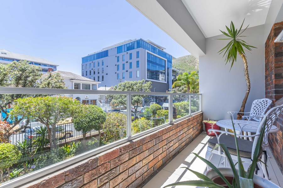 2 Bedroom Property for Sale in Sea Point Western Cape